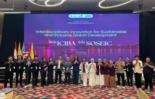 Inovator dan Duta GDI Tunjukkan Peran Aktif Generasi Muda di Konferensi Internasional ICIBA–SOSEIC 2025